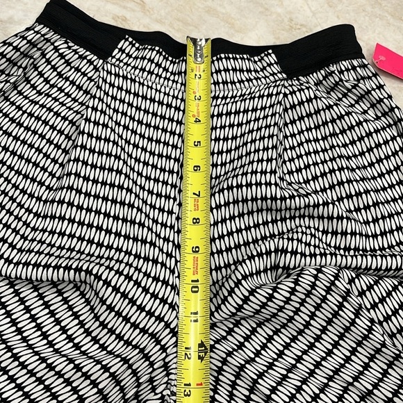 NEW Xhilaration Black White Geometric Palazzo‎ Pants High Rise Pockets Medium - Picture 6 of 9